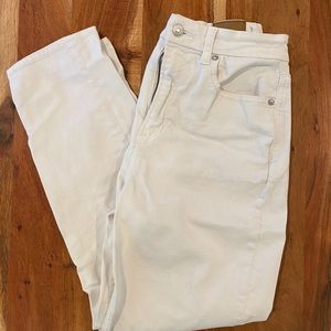 NWOT American Eagle - highwasted mom jean